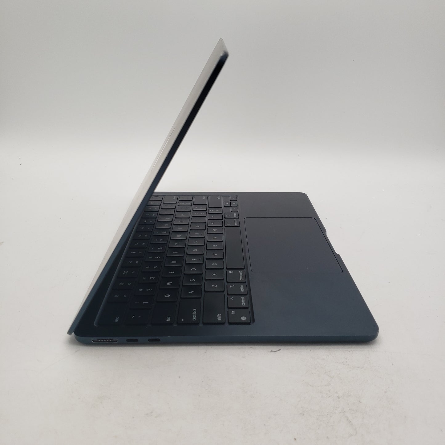 2022 Apple MacBook Air 13.6" M2 8C GPU 3.5GHz 8GB RAM 256GB SSD A2681