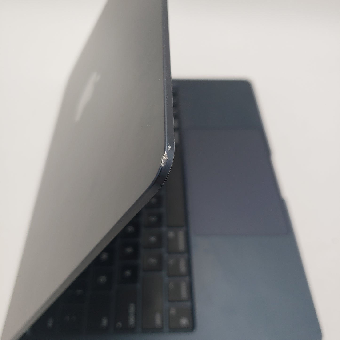 2022 Apple MacBook Air 13.6" M2 8C GPU 3.5GHz 8GB RAM 256GB SSD A2681