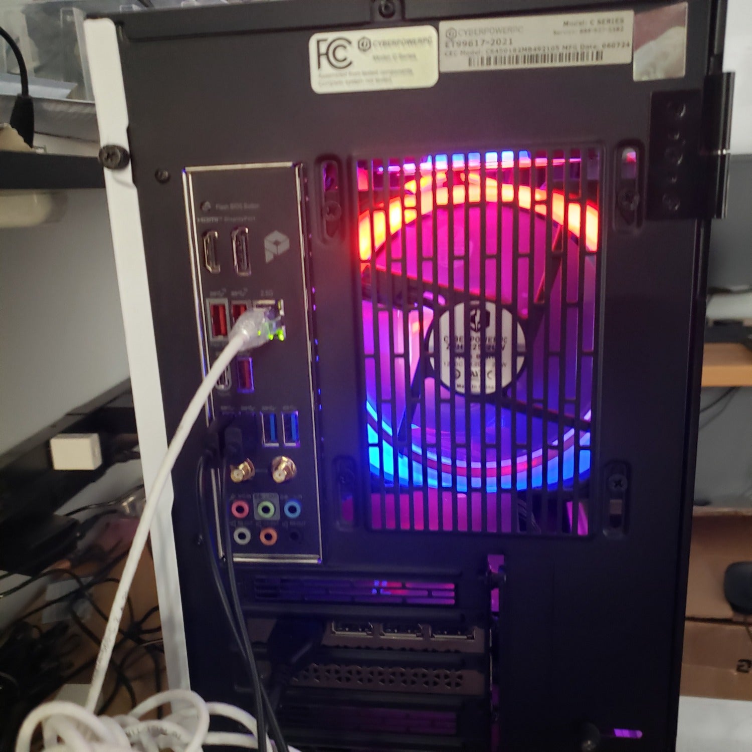 CyberPower GeForce RTX 4070 Super Ryzen 7 7800X3D 32GB RAM 1TB
